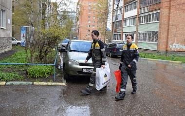 Сотрудники Рязанской НПК поздравили ветеранов ВОВ с Днем Победы