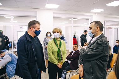 Любимов проверил работу Центра общественного наблюдения за выборами в Рязани - 62ИНФО Любимов проверил работу Центра общественного наблюдения за выборами в Рязани