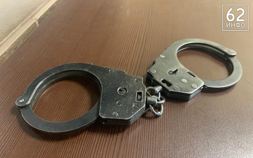 Рыбновец угнал автомобиль и пробил головой лобовое стекло из-за ямы  - 62ИНФО