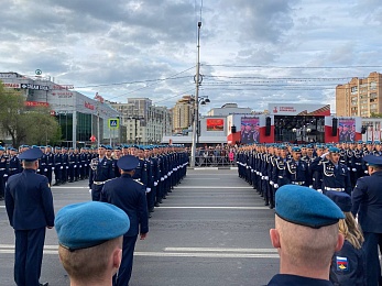 В Рязани встретили с парада Победы в Москве курсантов училища ВДВ