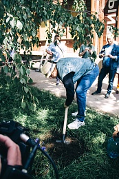 Охлобыстин и Прилепин украсили фасад будущего «Есенин-Центра» в Рязани