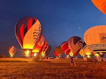 На фестивале «Небо России» провели ещё одно вечернее свечение аэростатов