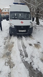 В Рязани 3 января машины скорой помощи массово застревали в снегу 