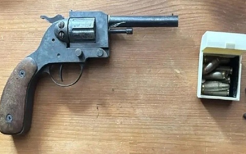 Жителю Тумы грозит до 5 лет за хранение самодельного револьвера