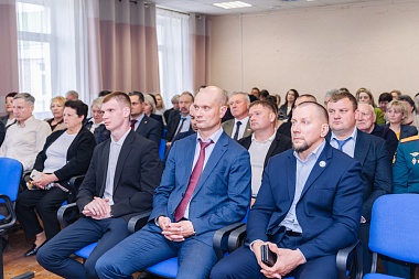 Председатель Рязанской областной Думы Аркадий Фомин представил жителям Шиловского района публичный отчет об итогах депутатской работы