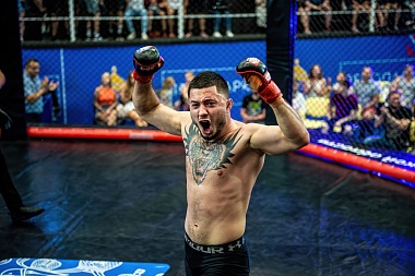 В рязанском Лесопарке прошёл турнир ММА «Битва за Рязань»