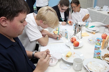 Рязанские родители продегустировали детское питание школы № 7