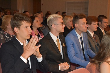 Фоторепортаж: в Рязанской области прошли выпускные и церемонии вручения аттестатов