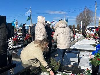 На Богородском кладбище Рязани в день 3-летия СВО совершили литию по героям
