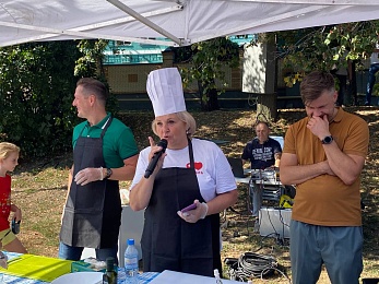 Первый зампред Рязгордумы Антон Астафьев присоединился к кулинарной битве на гастрофестивале