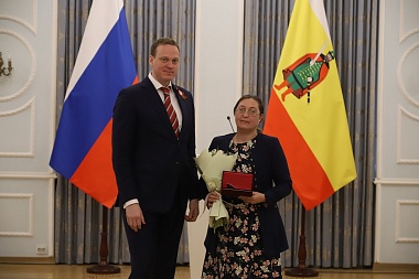 Павел Малков наградил жителей региона накануне Дня Победы