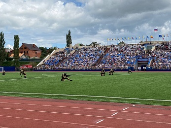 В Рязани День ВДВ отметили показательными выступлениями десантников и прыжками с парашютом