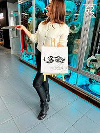 Рязанка во время шоу «Поле чудес» устроила Якубовичу арт-вечеринку