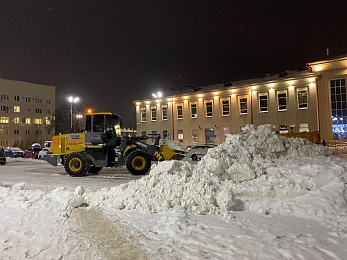 На рязанских железнодорожных вокзалах идёт уборка снега