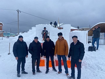 Жители рязанской Тумы построили снежную крепость в местном парке