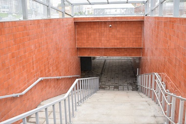 Камеры и 12 советских панно: мэр Артемов показал ремонт перехода у "Барса"