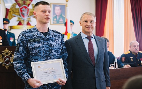 Глава Рязанской облдумы Аркадий Фомин поздравил сотрудников нацгвардии