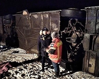 В Скопинском районе перевернулся автобус, погибли четыре человека  - 62ИНФО В Скопинском районе перевернулся автобус, погибли четыре человека