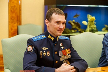 Выпускник РВВДКУ Кочев стал Героем России