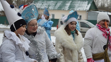 Деды Морозы и Снегурочки парадом прошли по Чучкову
