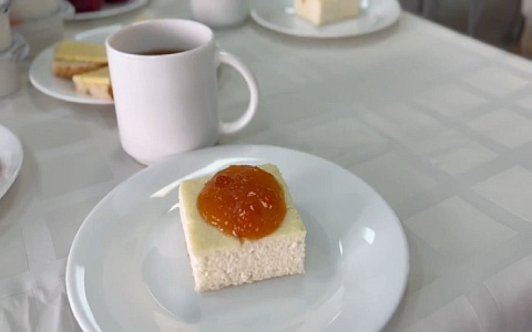 Родители попробовали борщ и запеканку из школьного меню