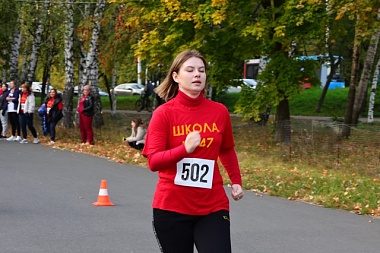 Сто школьных учителей устроили забег в парке Рязани