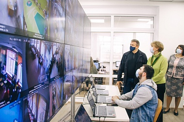 Любимов проверил работу Центра общественного наблюдения за выборами в Рязани - 62ИНФО Любимов проверил работу Центра общественного наблюдения за выборами в Рязани