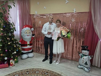 Зимняя любовь: Рязанский ЗАГС показал эффектные фото свадеб декабря