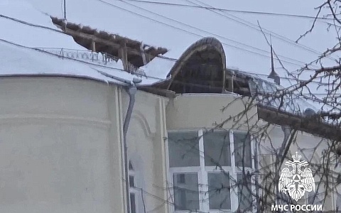 В Клепиковском районе за сутки на двух зданиях обрушилась крыша