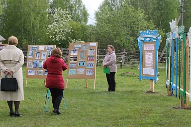 На выставке в Шацком районе показали забор в виде российских солдат