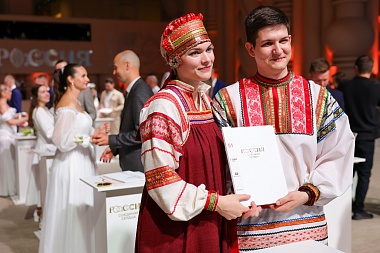 Лето любви: Рязанский ЗАГС показал фотосессии свадеб с июня по август