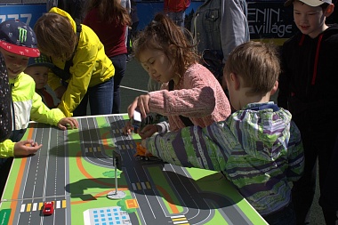 Во дворе рязанского ЖК «Гранд Комфорт» прошёл праздник «Детская безопасность на дорогах»