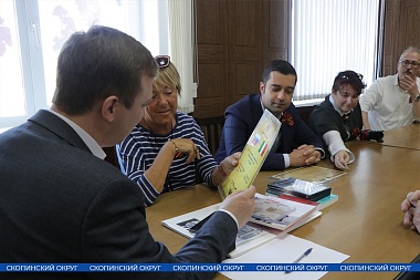 Итальянская делегация приехала в Скопинский округ накануне Дня Победы