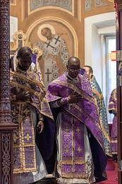 Африканцы провели литургию на английском и французских языках в Рязани