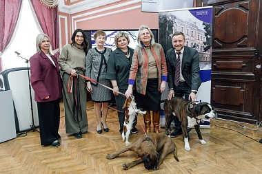 Экс-глава МИД Австрии Карин Кнайсль прочла лекцию студентам РГУ имени Есенина