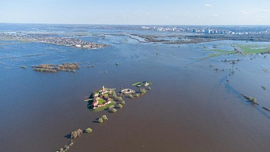 Фотографы сняли пик половодья в рязанской рыбацкой деревне 