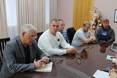 Мэр Рязани Елена Сорокина встретилась с подрядчиками ремонта в 7-ми школах