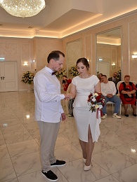 Осенняя любовь: Рязанский ЗАГС показал фото свадеб сентября