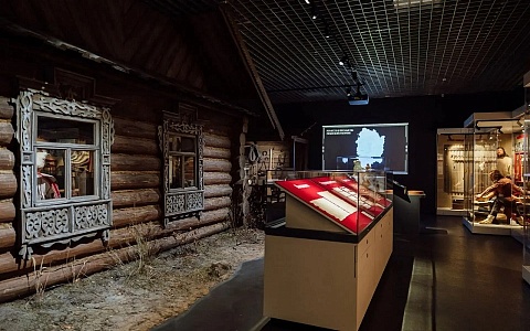 Павел Малков и митрополит Марк оценили выставку в Рязанском историческом музее