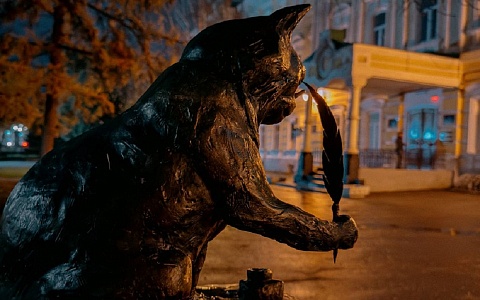 Коту ученому вернули перо