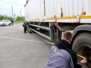 На Солотчинском мосту ловили машины с перегрузом