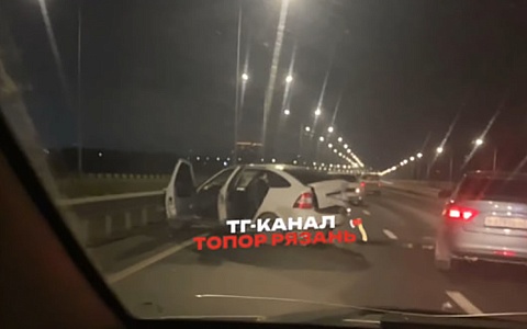 Водителя выбросило из машины в ДТП на Северной окружной