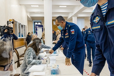 В Рязани на выборах в Госдуму проголосовал замминистра обороны Евкуров - 62ИНФО В Рязани на выборах в Госдуму проголосовал замминистра обороны Евкуров