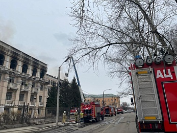Пожар в здании училища связи в Рязани. Фоторепортаж