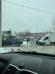 В Рязани «скорая помощь» застряла в ледяной яме