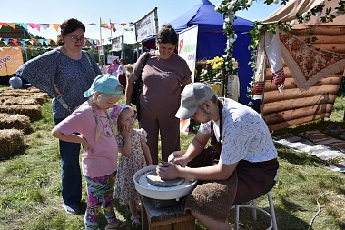 Рекордное число гостей собрал фестиваль «Рановское лето» в Ряжском округе