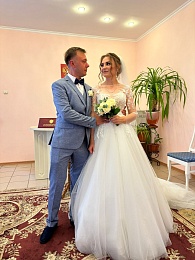 Лето любви: Рязанский ЗАГС показал фотосессии свадеб с июня по август