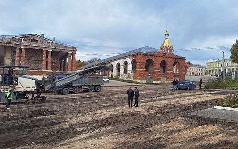 В Касимове начали благоустраивать Соборную площадь В Касимове начали благоустраивать Соборную площадь
