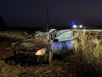 В Милославском районе Opel Astra вылетел в кювет и врезался в столб