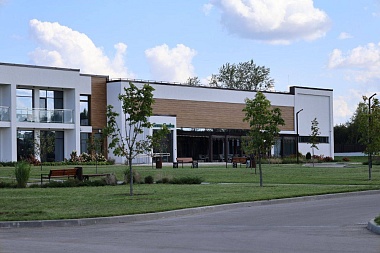 Артём Бранов проинспектировал строительство фармзавода в Скопинском районе